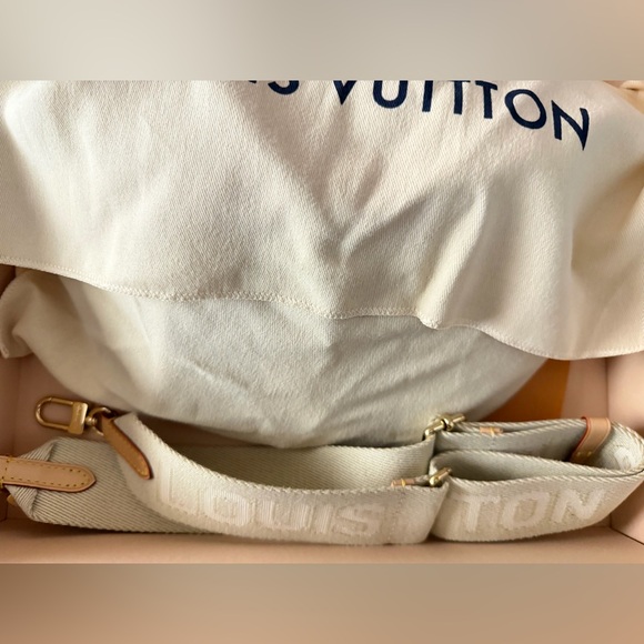 Louis Vuitton Monogram High Rise - Picture 13 of 14